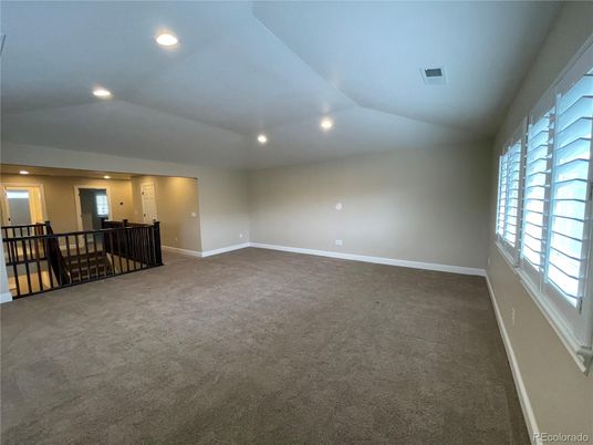 Empty room, Interior, Recessed Lighting