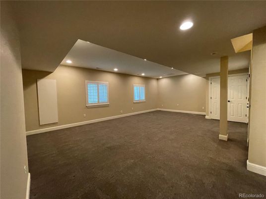 Empty room, Interior, Recessed Lighting