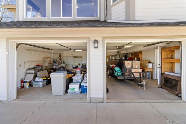 Exterior, Garage