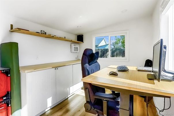 Home Office, Interior, Recessed Lighting, Wood Texture Flooring