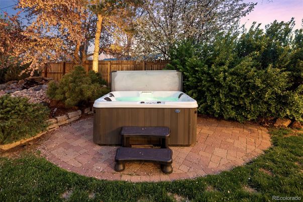 Exterior, Hot Tub