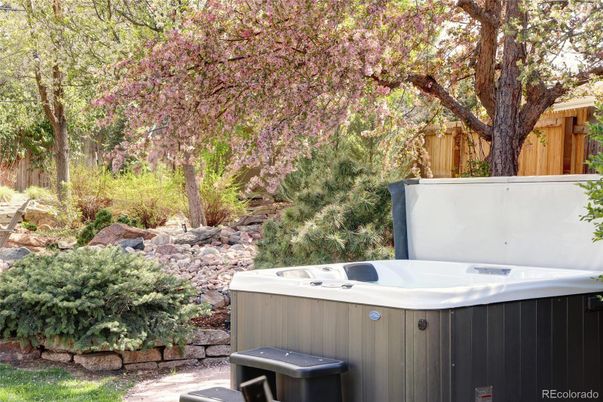 Exterior, Hot Tub