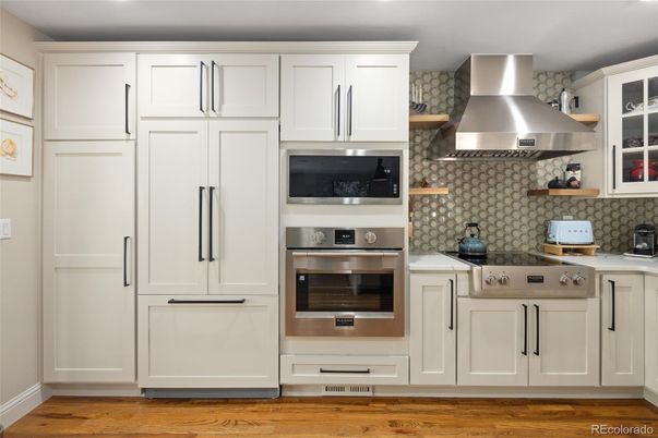 Interior, Kitchen, Stainless Steel Appliances, Wood Texture Flooring