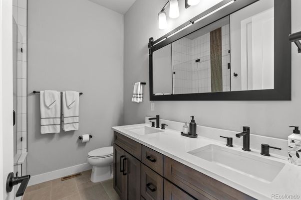 Bathroom, Dual Sink Vanities, Interior