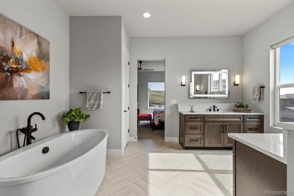 Bathroom, Dual Sink Vanities, Free Standing Baths, Interior, Recessed Lighting