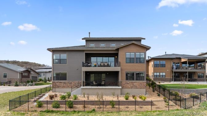 Backyard, Exterior, Facade, Modern