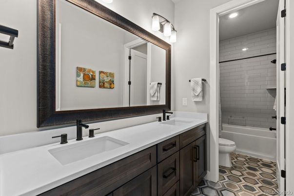 Bathroom, Dual Sink Vanities, Interior, Recessed Lighting