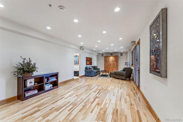 Interior, Recessed Lighting, Wood Texture Flooring