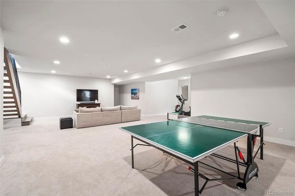 Fitness Equipment, Game Room, Interior, Living room, Recessed Lighting