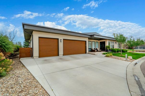 Attached, Exterior, Facade, Modern