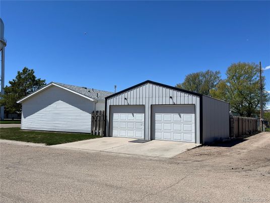 Detached Garage, Exterior