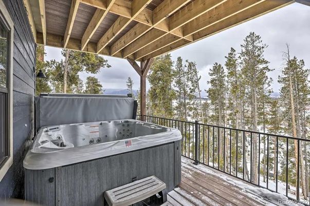 Exterior, Hot Tub