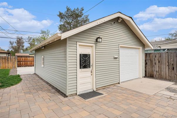 Detached Garage, Exterior