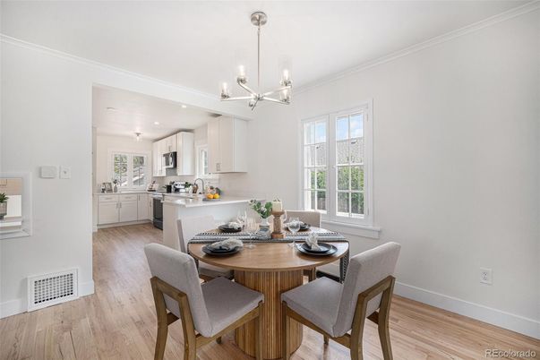 Chandelier, Dining room, Interior, Kitchen, Pendant Lights, Recessed Lighting, Wood Texture Flooring