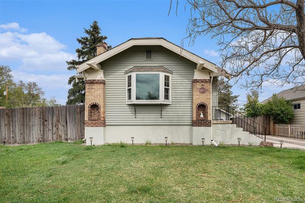 Exterior, Facade, Brick Facade, American Craftsman
