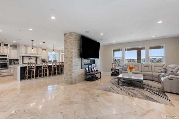 Interior, Kitchen, Living room, Pendant Lights, Recessed Lighting, Stainless Steel Appliances
