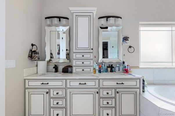 Bathroom, Dual Sink Vanities, Interior