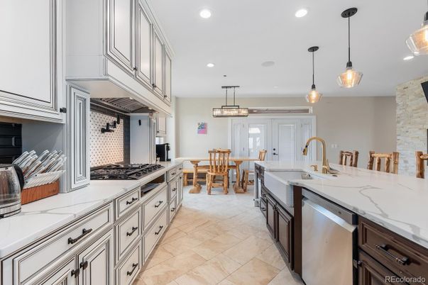 Dining room, Interior, Kitchen, Pendant Lights, Recessed Lighting, Stainless Steel Appliances