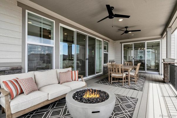 Dining room, Exterior