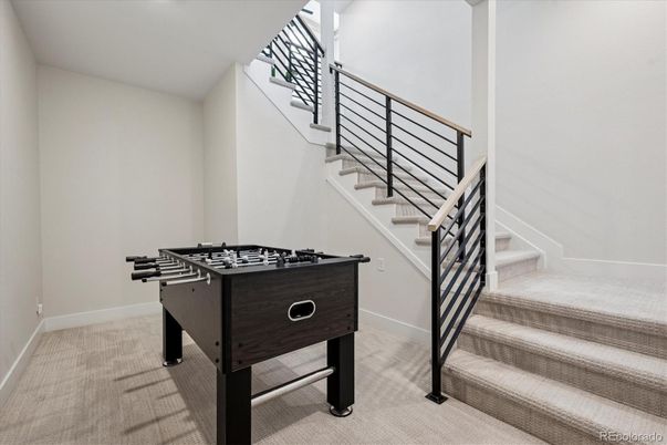 Game Room, Interior