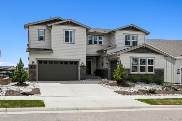Attached, Exterior, Facade, American Craftsman