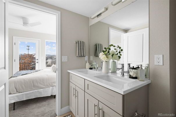 Bathroom, Bedroom, Dual Sink Vanities, Interior