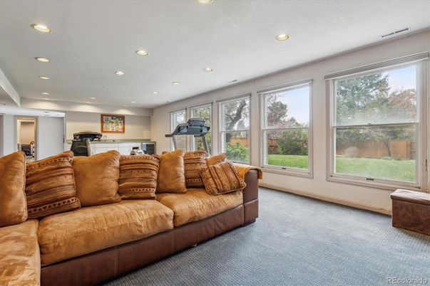 Fitness Equipment, Interior, Living room, Recessed Lighting