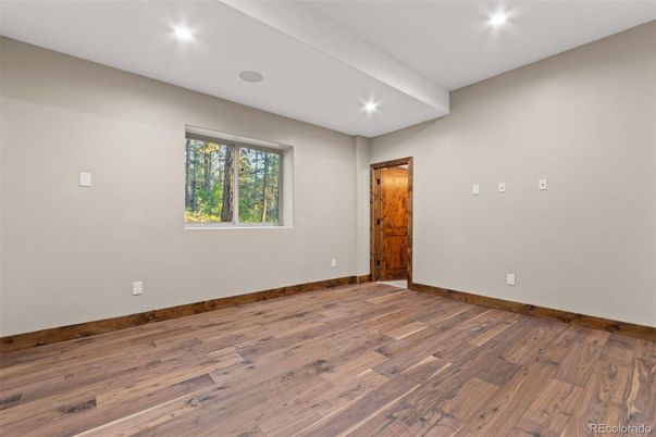 Empty room, Interior, Recessed Lighting, Wood Texture Flooring