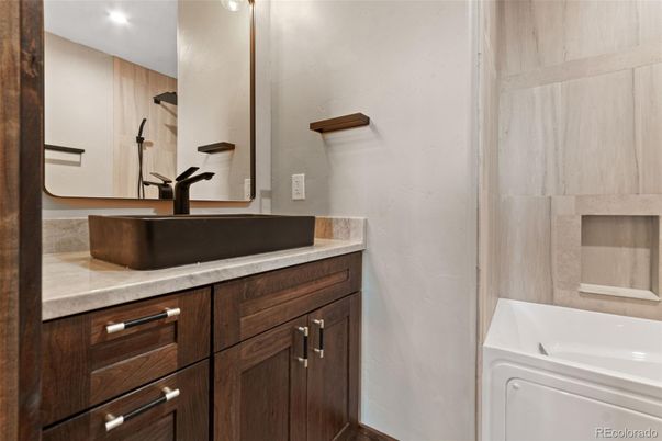 Bathroom, Interior, Recessed Lighting