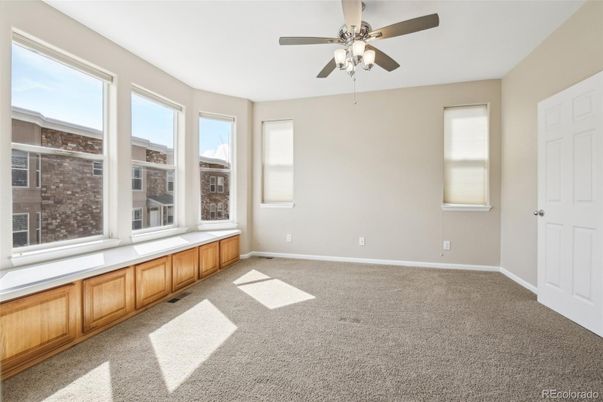 Empty room, Interior