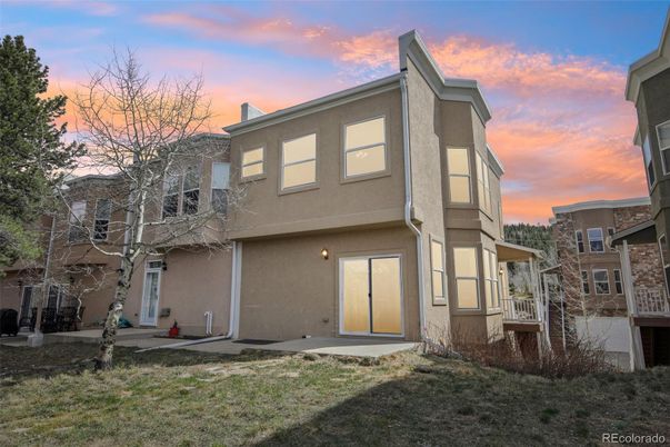 Exterior, Facade, Rowhouse