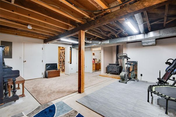 Fitness Equipment, Interior, Wooden Beams