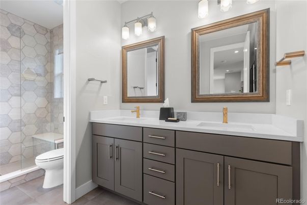 Bathroom, Dual Sink Vanities, Interior