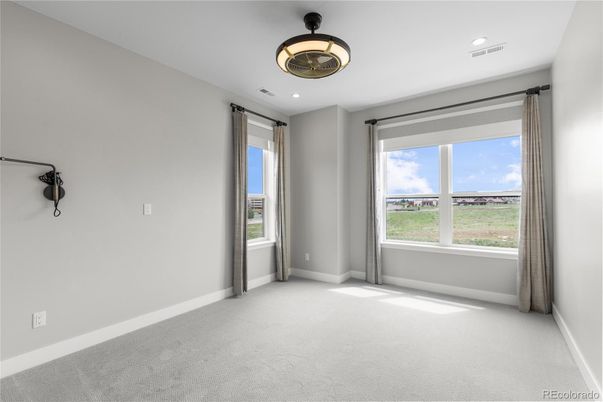 Empty room, Interior, Recessed Lighting