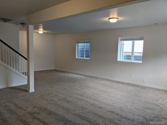 Empty room, Interior