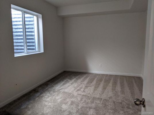 Empty room, Interior