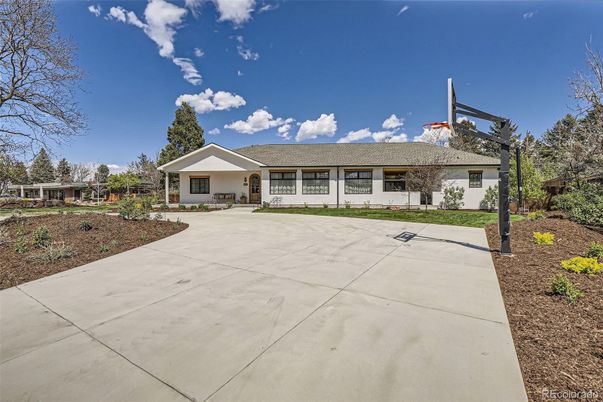 Backyard, Exterior, Facade, Ranch