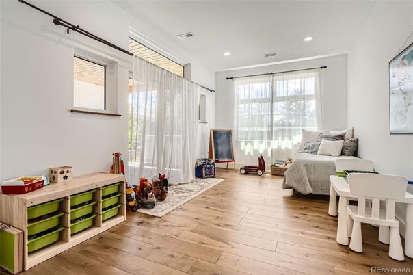 Interior, Recessed Lighting, Wood Texture Flooring