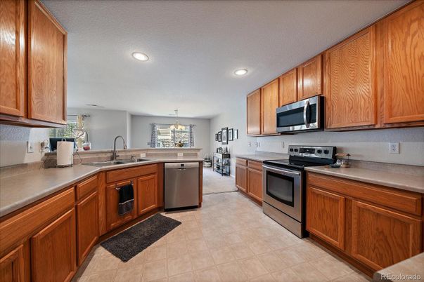 Dining room, Interior, Kitchen, Pendant Lights, Recessed Lighting, Stainless Steel Appliances