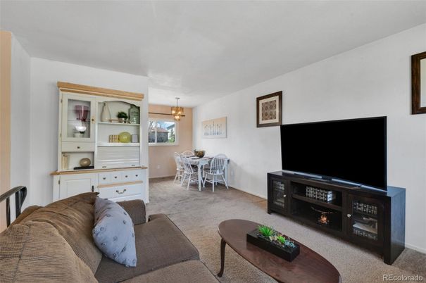 Chandelier, Dining room, Interior, Living room