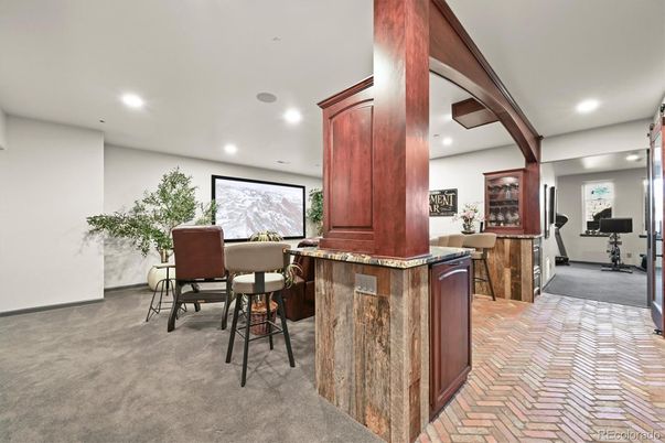 Interior, Projection Screen, Recessed Lighting