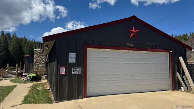 Detached Garage, Exterior