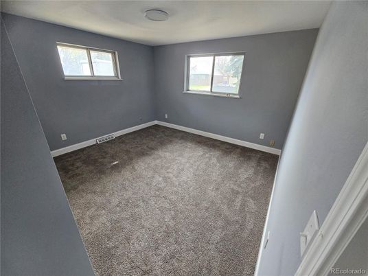 Empty room, Interior