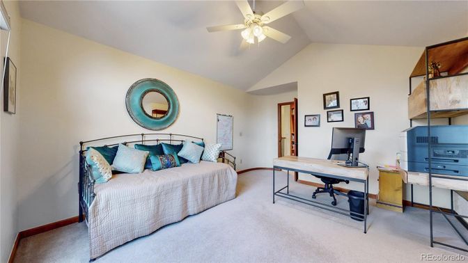 Home Office, Interior