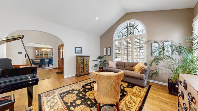 Chandelier, Dining room, Interior, Living room, Piano, Recessed Lighting, Wood Texture Flooring