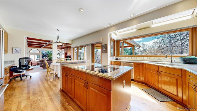 Dining room, Interior, Kitchen, Pendant Lights, Recessed Lighting, Wood Texture Flooring
