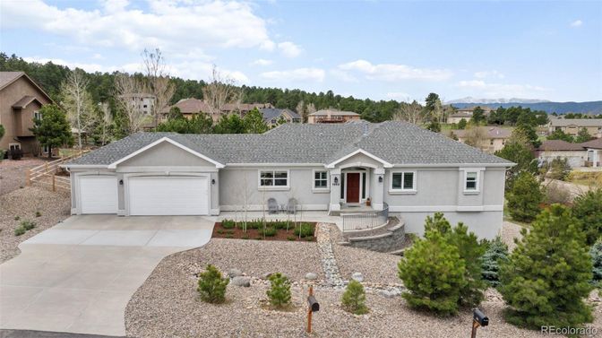 Attached, Exterior, Facade, Ranch