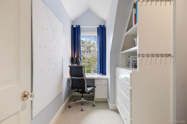 Home Office, Interior