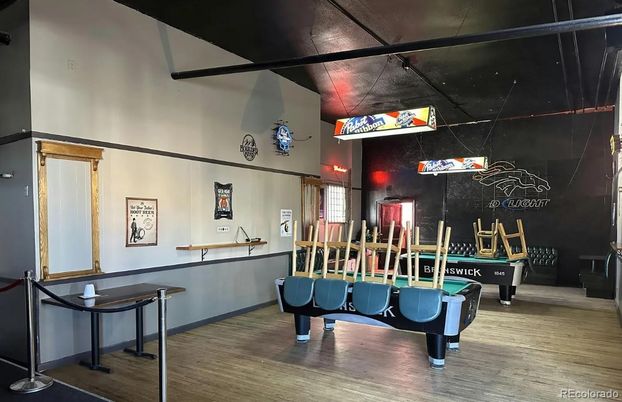 Billiard Table, Game Room, Interior, Wood Texture Flooring