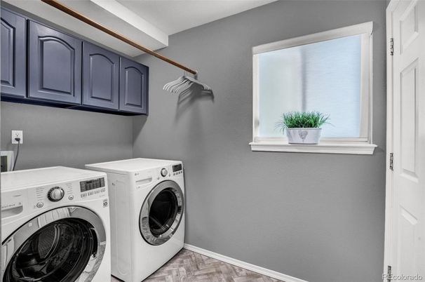 Interior, Washer, Wood Texture Flooring